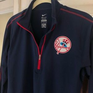 Nike Dri Fit Yankees sweatshirt